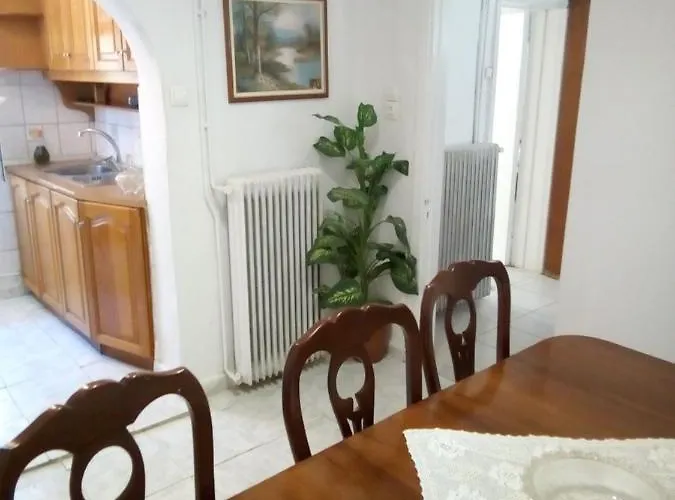 Angela, Traditional In The Village 度假居 阿基奥斯·伊奥尼斯·佩里斯特