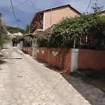 Angela, Traditional In The Village 度假居 阿基奥斯·伊奥尼斯·佩里斯特