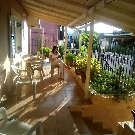 Tatil Evi Angela, Traditional In The Village Agios Ioannis Peristerion